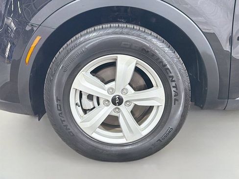 New 2026 Kia Sorento LX FWD image 32