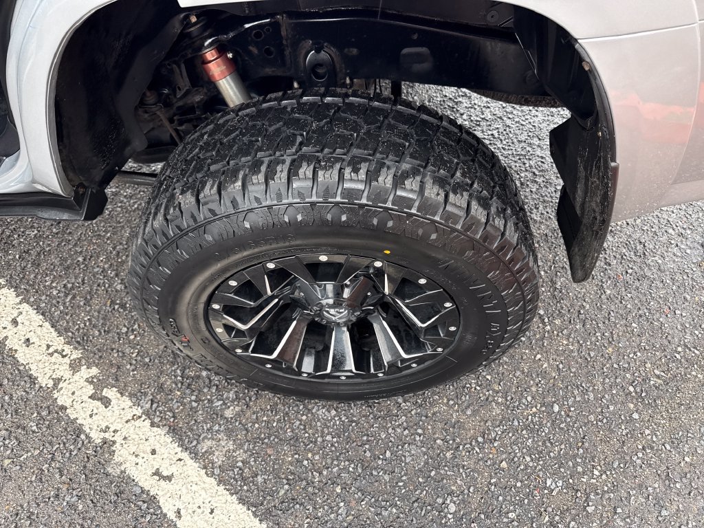 Used 2014 Toyota 4Runner SR5 AWD/4WD image 40