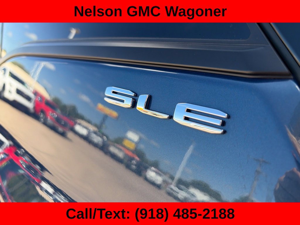 Used 2024 GMC Terrain SLE w/ Driver Convenience Package FWD image 10