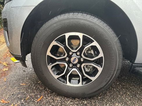 Used 2024 Ford Expedition Max XLT image 27