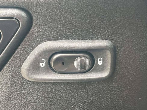 Used 2017 Jeep Wrangler Unlimited Sahara AWD/4WD image 24