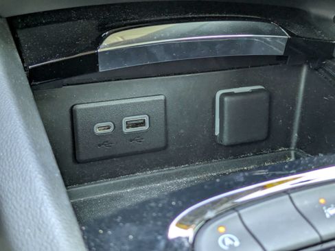Used 2023 Buick Envision Essence FWD image 22