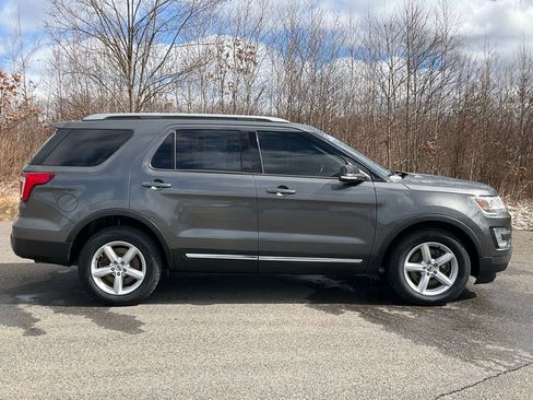 Certified 2017 Ford Explorer XLT w/ Equipment Group 202A image 26