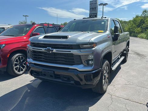 Used 2024 Chevrolet Silverado 2500 Custom w/ Custom Value Package AWD/4WD image 5