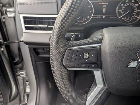 Used 2022 Mitsubishi Outlander ES image 17