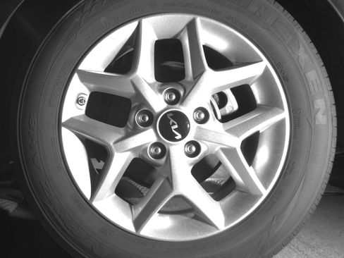 Used 2025 Kia Soul LX w/ LX Technology Package FWD image 14