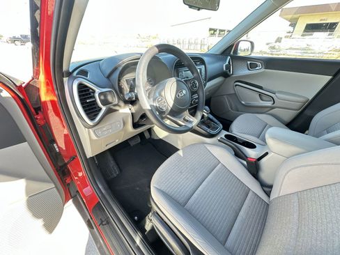 Used 2020 Kia Soul S image 10