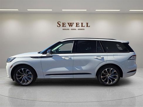 New 2026 Lincoln Aviator 2WD w/ Jet Appearance Package image 2