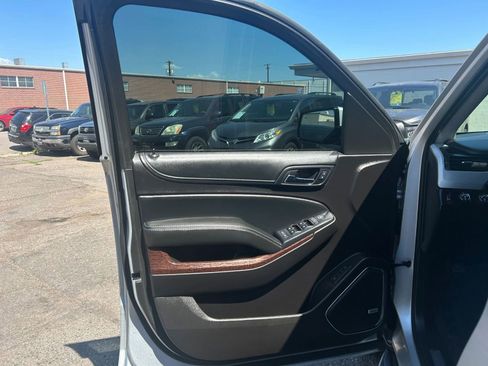 Used 2016 GMC Yukon XL SLT w/ Open Road Package image 9