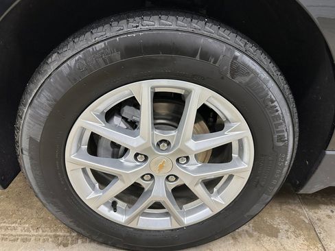 Certified 2024 Chevrolet Equinox LT w/ LPO, Floor Liner Package image 36