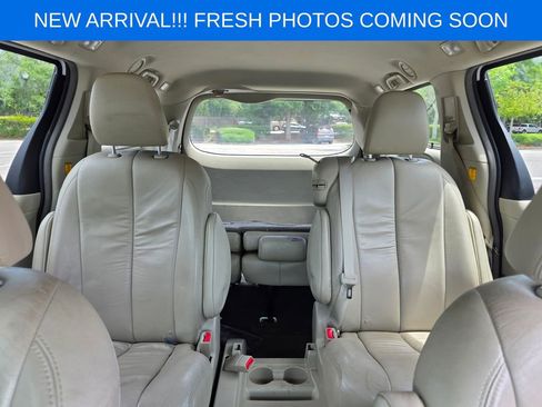Used 2011 Toyota Sienna XLE FWD image 13