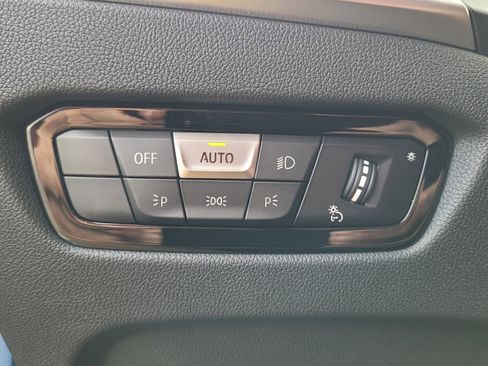 Used 2026 BMW M2 w/ Lighting Package image 21