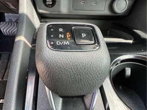 Used 2025 Nissan Rogue S FWD image 25