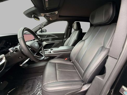 Used 2024 Cadillac Lyriq Sport RWD image 2