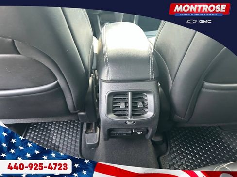 Used 2019 Jeep Cherokee Latitude Plus w/ Comfort/Convenience Group AWD/4WD image 23