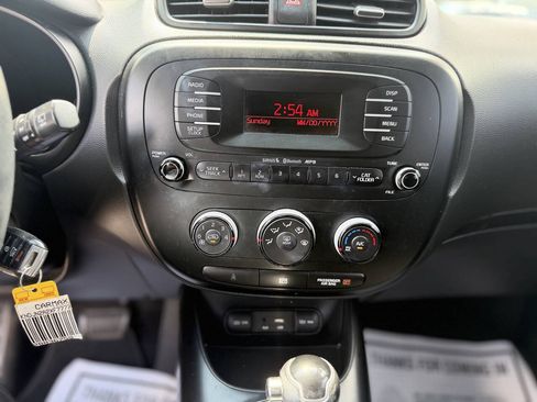 Used 2015 Kia Soul FWD image 15