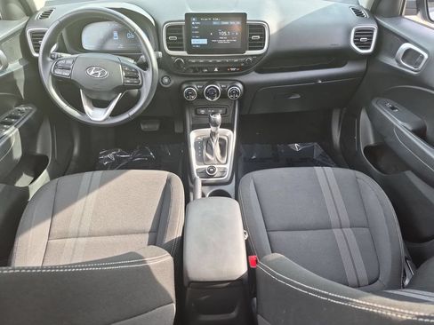 Used 2025 Hyundai Venue SEL FWD image 25