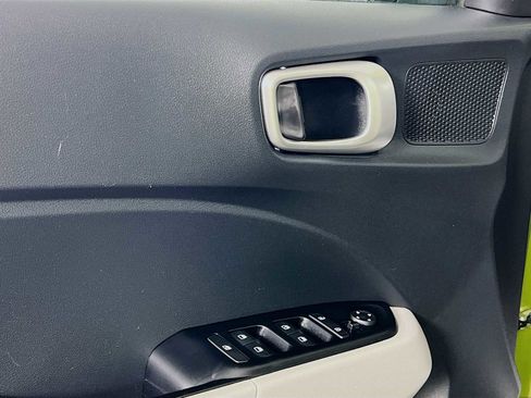 Certified 2023 Hyundai Venue SEL w/ Cargo Package image 17