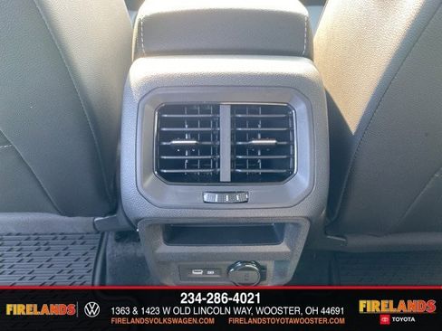 New 2024 Volkswagen Tiguan SE image 3