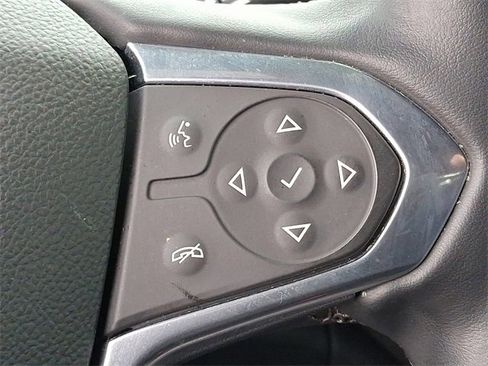 Used 2023 Chevrolet Traverse LT image 19