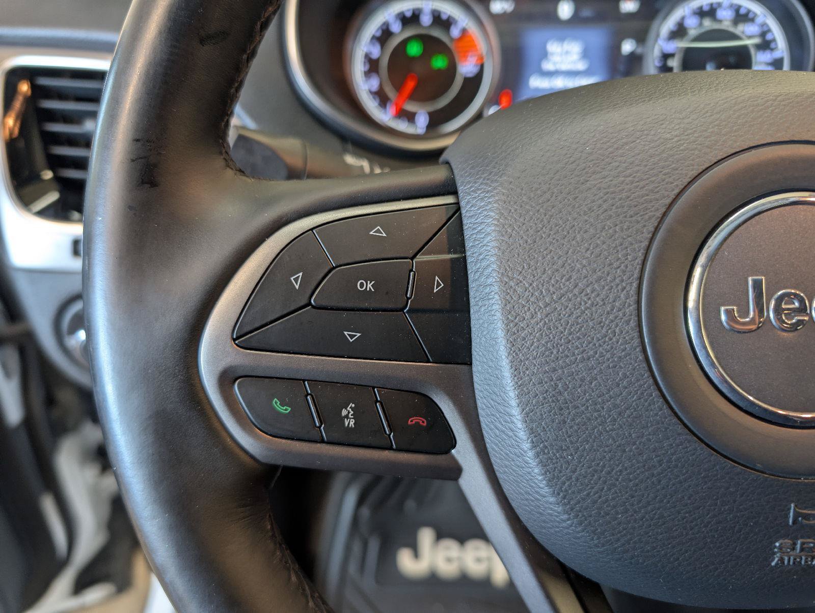 Used 2019 Jeep Cherokee Limited FWD image 22