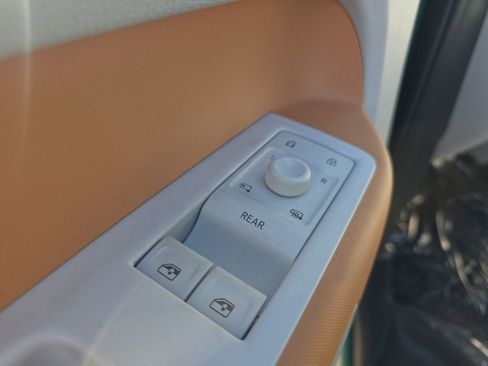 New 2025 Volkswagen ID. Buzz 1st Edition image 10