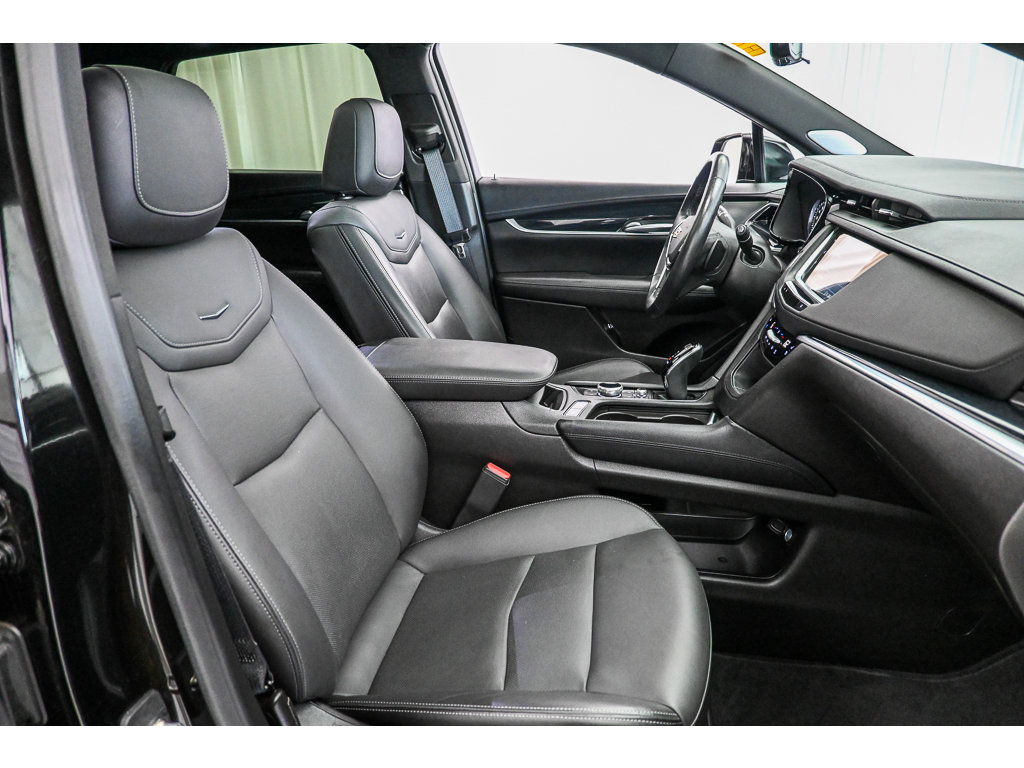 Used 2024 Cadillac XT5 Premium Luxury w/ Technology Package AWD/4WD image 17