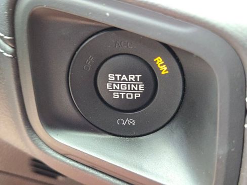 Used 2025 Jeep Wrangler Unlimited Sahara w/ Safety Group AWD/4WD image 28