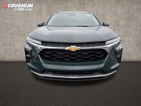 New 2026 Chevrolet Trax LT w/ Sunroof Package image 8