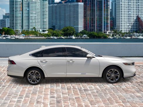 Used 2023 Honda Accord EX image 4