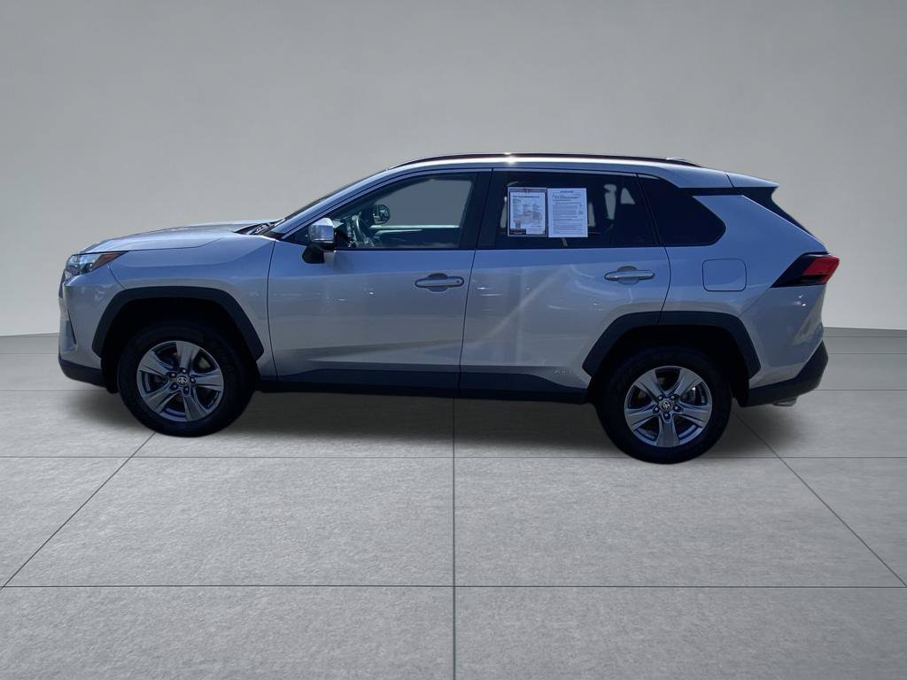 Used 2022 Toyota RAV4 XLE AWD/4WD image 3