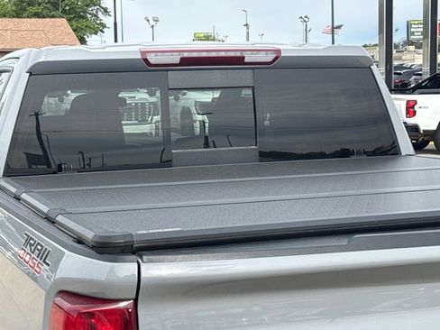 Used 2024 Chevrolet Silverado 1500 LT Trail Boss w/ Convenience Package II AWD/4WD image 10