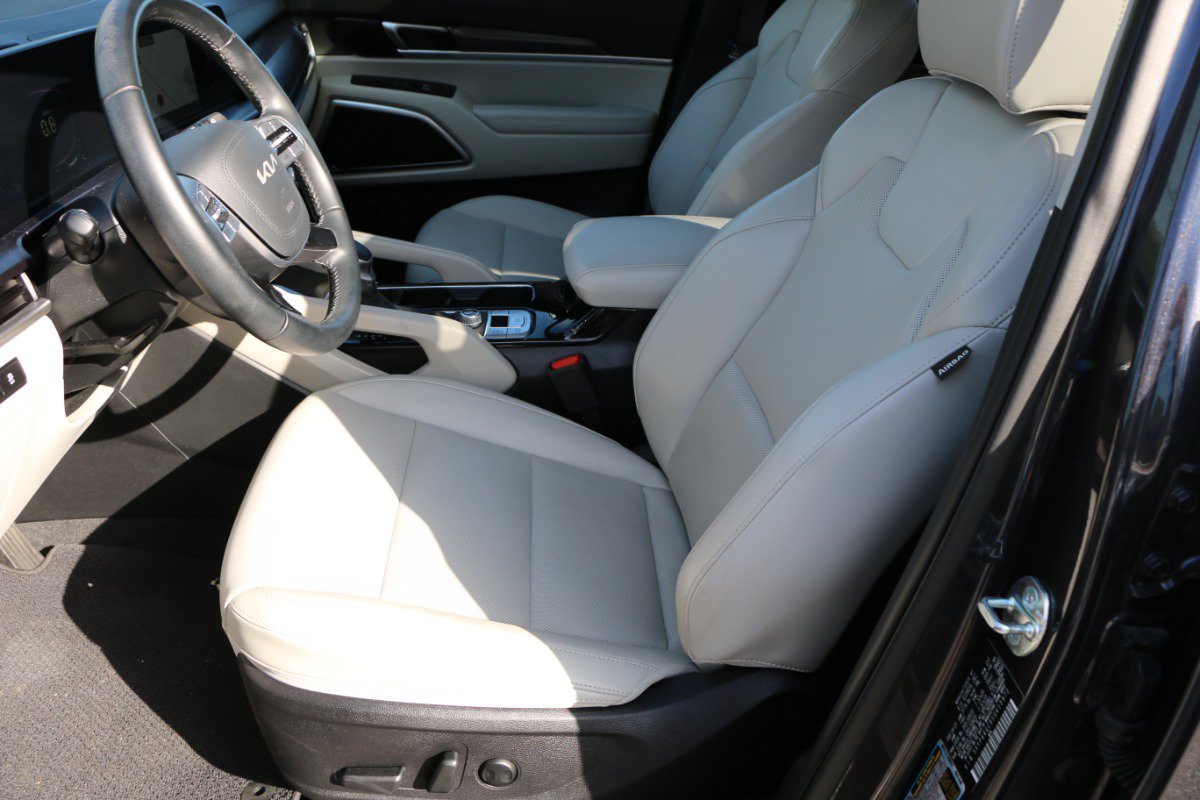 Used 2025 Kia Telluride S FWD image 25