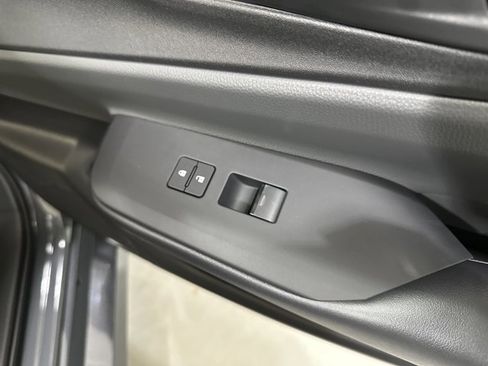 Used 2026 Toyota Prius LE image 39