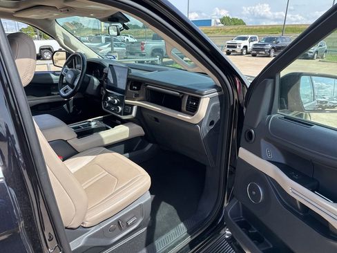 Used 2024 Ford Expedition Max Limited RWD image 15