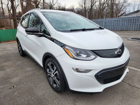 Used 2019 Chevrolet Bolt Premier w/ Infotainment Package image 3