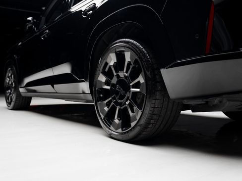 Used 2023 BMW XM image 81