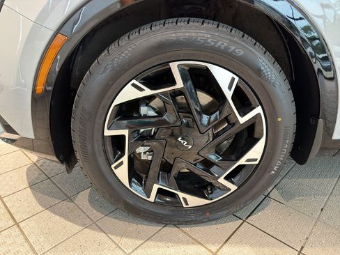 Certified 2025 Kia Sportage SX FWD image 9
