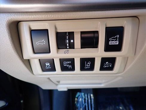 Used 2019 Subaru Outback 2.5i Premium AWD/4WD image 17