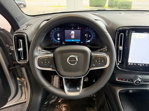 Used 2024 Volvo XC40 B5 Core AWD/4WD image 20