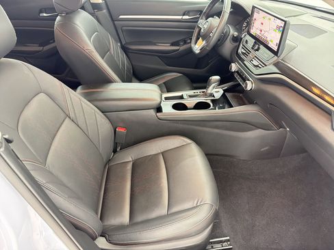Used 2024 Nissan Altima 2.5 SR w/ SR Premium Package image 29