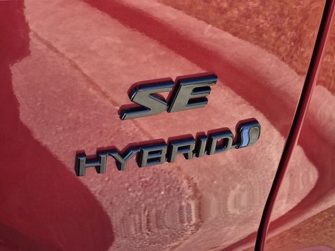 Used 2023 Toyota Corolla Cross SE w/ Moonroof Package image 8