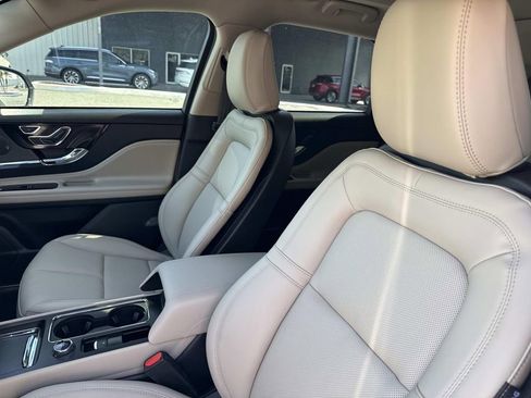 New 2026 Lincoln Corsair Premiere image 22