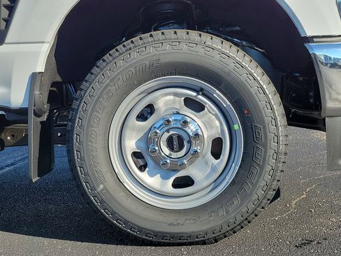 New 2026 Ford F350 XL w/ XL Chrome Package image 5