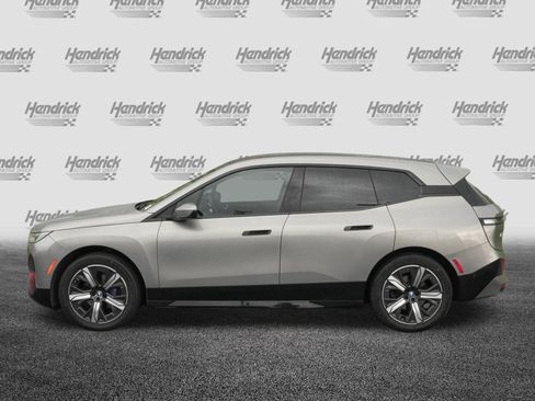 Used 2024 BMW iX xDrive50 w/ Sport Package AWD/4WD image 6