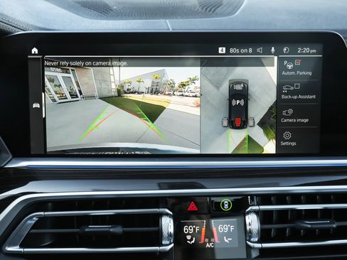 Used 2023 BMW X6 xDrive40i w/ Climate Comfort Package image 14