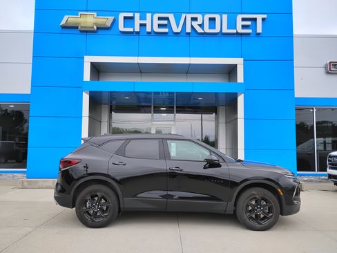 Used 2024 Chevrolet Blazer LT w/ Convenience Package FWD image 11