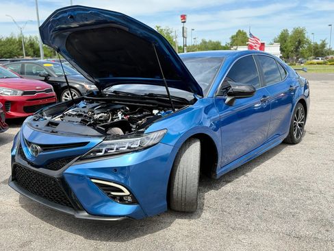 Used 2020 Toyota Camry SE image 14