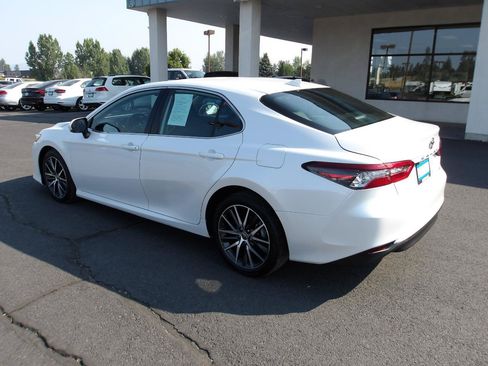 Used 2023 Toyota Camry XLE w/ Cold Weather Package FWD image 3