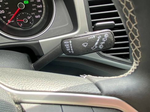 Used 2021 Volkswagen Atlas SE image 25